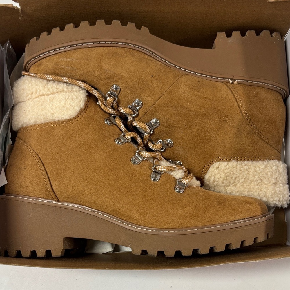 Universal Thread Tan Winter Boots
